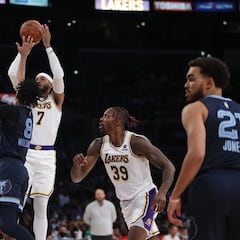 Carmelo Anthony puts up 28 points, passes Moses Malone for No.9 on all-time scoring list