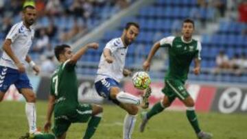 El Tenerife toma aire en el Heliodoro a costa del Alavés