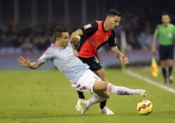 El defensa del Celta Hugo Mallo y el centrocampista del Almería Edgar Antonio Méndez.