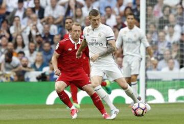 Kroos con el balón.
