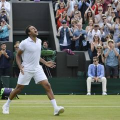 Tsonga downs Isner in epic fifth set to reach last 16