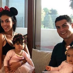 Cristiano da normalidad a su vida pese a las acusaciones de violación