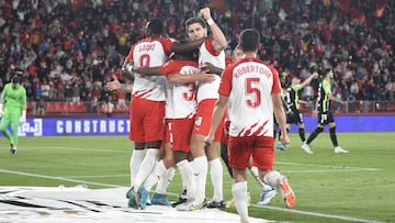 El Almería celebra un gol ante el Sporting.