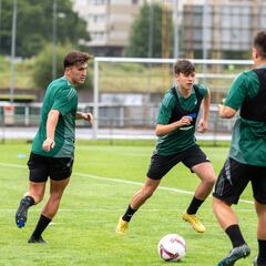 El juvenil David Carballo aprovecha su verano con el Racing de Ferrol