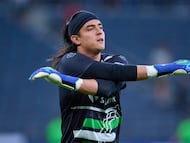 Carlos Acevedo of Santos during the 11th round match between Monterrey and Santos as part of the Liga BBVA MX, Torneo Apertura 2025 at BBVA Bancomer Stadium, on September 27, 2025 in Monterrey, Nuevo Leon, Mexico.