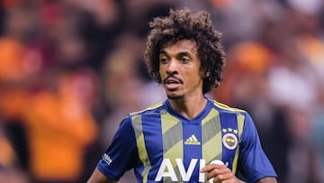 Luiz Gustavo, ingresado de urgencia por una embolia