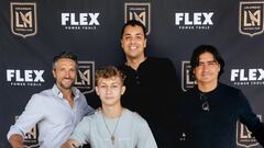 El joven de 17 años, Nathan Ordaz, que es pretendido por USA, México y El Salvador, firmó contrato profesional con el LAFC de la MLS.