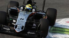 Sergio Pérez con el Force India en Monza.