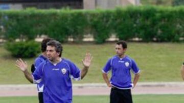 <b>SE ABRE DE BRAZOS. </b>Juanma Lillo y Chico en el entrenamiento matinal de ayer.