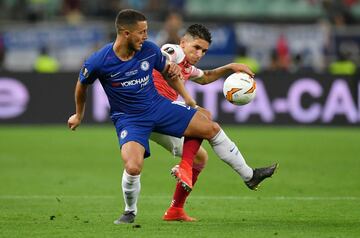 Eden Hazard y Lucas Torreira.