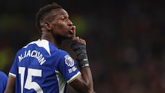 Lío en el Chelsea: Jackson se niega a volver a Londres