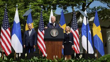 U.S. President Joe Biden delivers remarks next to Sweden&#039;s Prime Minister&nbsp;Magdalena&nbsp;Andersson&nbsp;and Finland&#039;s President Sauli Niinisto, in the Rose Garden of the White House in Washington, U.S., May 19, 2022. REUTERS/Evelyn Hockstei