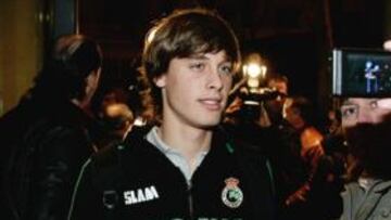 <b>MADRID VIVIÓ LA 'CANALESMANÍA'. </b>El Racing llegó anoche a Madrid y, como no podía ser de otra forma, Canales levantó una gran expectación entre los hinchas que esperaban a los de Portugal en el NH Abascal.