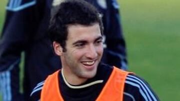 El Madrid lo hizo oficial: Higuaín hasta 2016