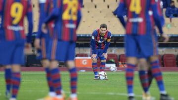 Barcelona&#039;s Argentinian forward Lionel Messi prepares to shoot during the Spanish Super Cup final football match between FC Barcelona and Athletic Club Bilbao at La Cartuja stadium in Seville on January 17, 2021. (Photo by CRISTINA QUICLER / AFP)