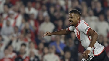 River Plate's Venezuelan forward Salomon Rondon gestures during the Argentine Professional Football League match against Atletico Tucuman at the Monumental stadium in Buenos Aires, on September 21, 2023. (Photo by JUAN MABROMATA / AFP)