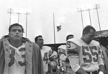 TRIBUNA LIBRE: Kennedy. Todos pararon... menos la NFL