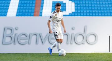 El delantero llegó al Real Madrid en el mercado de invierno de 2019 procedente del Manchester City por 15 M€. Fue cedido al Milan en 2020 y en la temporada 23-24 volvió al club blanco.