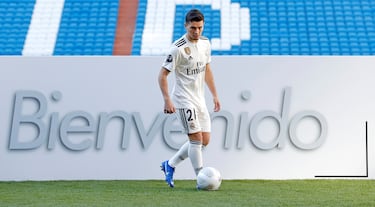 El delantero llegó al Real Madrid en el mercado de invierno de 2019 procedente del Manchester City por 15 M€. Fue cedido al Milan en 2020 y en la temporada 23-24 volvió al club blanco.