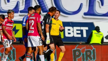 Una de las figuras del fútbol chileno explota contra la U: “Hay criterios diferentes”