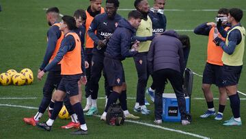 24/11/23  ENTRENAMIENTO SPORTING DE GIJON 
GRUPO BEBIENDO AGUA 