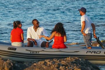 El exatleta jamaicano disfruta de unos días de descanso en la isla ibicenca.