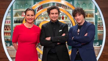 El jurado de &#039;MasterChef&#039; Pepe Rodr&iacute;guez (c), Jordi Cruz (d) y Samantha Vallejo-N&aacute;gera (i).