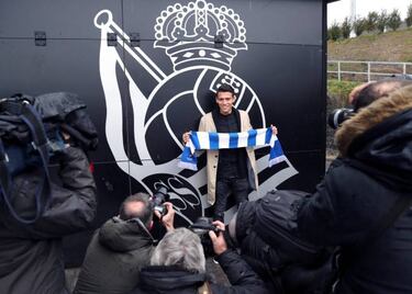 Real Sociedad bring in Héctor Moreno to replace Iñigo Martinez