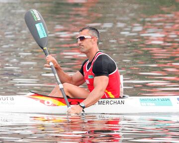 Piragüista español, especializado en kayak en las distancias de 1000 m y maratón. Fue oro en el Campeonato Mundial de Piragüismo de 2009 y dos bronces en el Campeonato Europeo de Piragüismo, en 2001 y 2010. En maratón, logró ocho medallas en el Campeonato Mundial (5 oros, una plata y 2 bronces) y siete en el Europeo (4 oros, 2 platas y un bronce). En los Juegos Olímpicos de Verano, consiguió el quinto lugar en Atlanta 1996 y el noveno en Sídney 2000. 