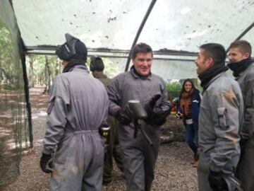 Hoy ha sido una jornada diferente para los jugadores del Celta ya que se han enfrentado en una divertida partida de paintball.