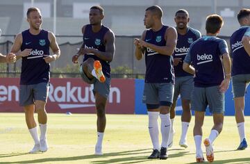 Barcelona trained at UCLA in Los Angeles. Arthur, Semedo and Rafinha