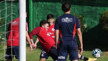 No fue citado por Gareca a Copa América y podría cambiar de club en Europa: un chileno mueve el mercado