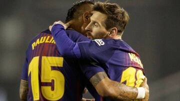 Messi, con Paulinho en Bala&iacute;dos.