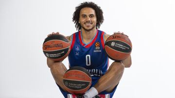 Shane Larkin, estrella del Efes, en la foto oficial de la Euroliga.