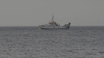 GRAFCAN071. SANTA CRUZ DE TENERIFE (ESPA&Ntilde;A), 11/06/2021.-El buque oceanogr&aacute;fico &Aacute;ngeles Alvari&ntilde;o contin&uacute;a la b&uacute;squeda de la peque&ntilde;a Anna y de su padre a escasos kil&oacute;metros de la costa de Santa Cruz d