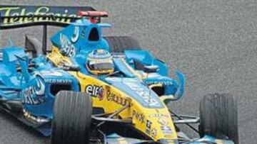 <b>CRUZADO. </b>Fernando Alonso sufrió un trompo sin consecuencias en la segunda sesión cronometrada, con la pista algo mojada.