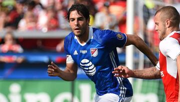 MLS All-Stars mid-fielder Kaka (L) competes for control of the ball with Arsenal mid-fielder Jack Wilshere (R) during an MLS All-Star match at Avaya Stadium in San Jose, California on July 28, 2016. / AFP PHOTO / JOSH EDELSON