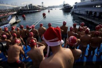 La Copa Nadal, cumple su edición 106, para celebrar el día de Navidad con una carrera de 200 metros en aguas del puerto de Barcelona. 