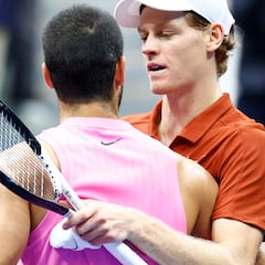 Alcaraz abre brecha con Sinner en su batalla de grandes títulos