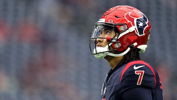 HOUSTON, TEXAS - NOVEMBER 19: C.J. Stroud #7 of the Houston Texans warms up prior to a game against the Arizona Cardinals at NRG Stadium on November 19, 2023 in Houston, Texas.   Tim Warner/Getty Images/AFP (Photo by Tim Warner / GETTY IMAGES NORTH AMERICA / Getty Images via AFP)