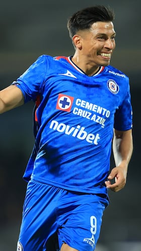 Angel Sepulveda of Cruz Azul during the semi-finals first leg match between Cruz Azul and Tigres UANL, as part of the Liga BBVA MX, Torneo Apertura 2025 at Olimpico Universitario Stadium, on December 03, 2025 in Mexico City, Mexico.