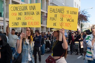 Los convocantes piden una bajada de los precios del alquiler, la creación de más vivienda pública y social y medidas para que ninguna persona pueda ser desahuciada.