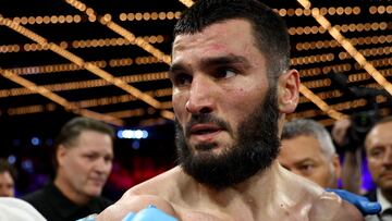 NEW YORK, NEW YORK - JUNE 18: Artur Beterbiev stands in his corner after defeating Joe Smith Jr during the light heavyweight title bout at The Hulu Theater at Madison Square Garden on June 18, 2022 in New York City. The fight was stopped in the second round.   Elsa/Getty Images/AFP
== FOR NEWSPAPERS, INTERNET, TELCOS & TELEVISION USE ONLY ==