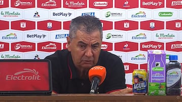 Jorge da Silva, DT de América de Cali, cuestiona el arbitraje.