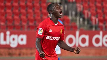 MALLORCA, SPAIN - NOVEMBER 29: Amath Ndiaye of RCD Mallorca celebrates his goal at Estadi de Son Moix on November 29, 2020 in Mallorca, Spain. (Photo by Rafa Babot/MB Media/Getty Images)