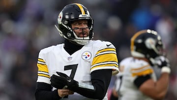 The Pittsburgh Steelers take on the Kansas City Chiefs on Sunday Night Football, with Roethlisberger and Mahomes fighting for a spot in the divisional round