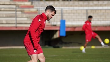 Iván Calero, jugador de la Cultural, en Puente Castro.