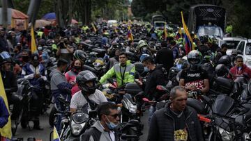Grupos de motociclistas en manifestación en Bogotá