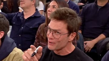 Tom Brady electrifies MSG: signed ball sparks Knicks fan frenzy!
