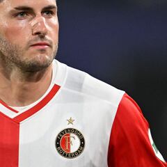 Santiago Giménez debuta como empresario
